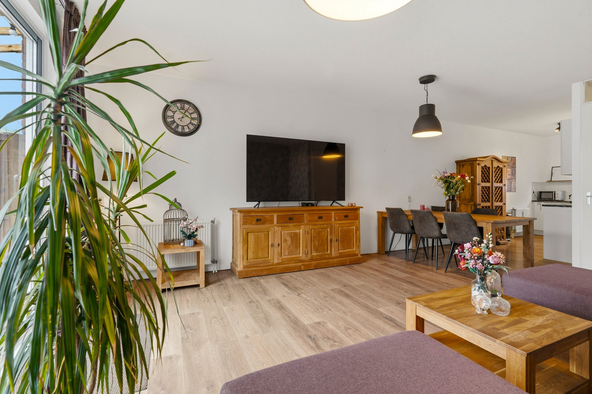 Tussenwoning te koop: Vledderstraat 12, 'S-Gravenhage