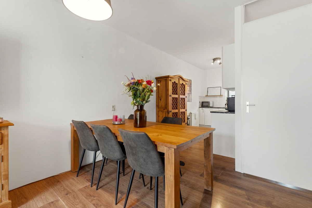 Tussenwoning te koop: Vledderstraat 12, 'S-Gravenhage