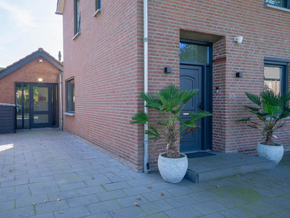 Nieuwe Uitleg 33
