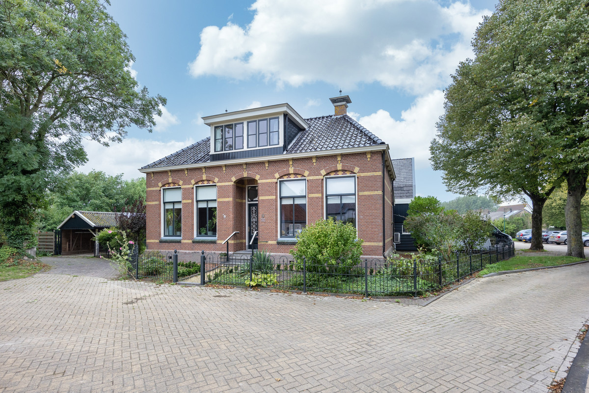 Vrijstaande woning te koop: Schoolplein 9, Witmarsum