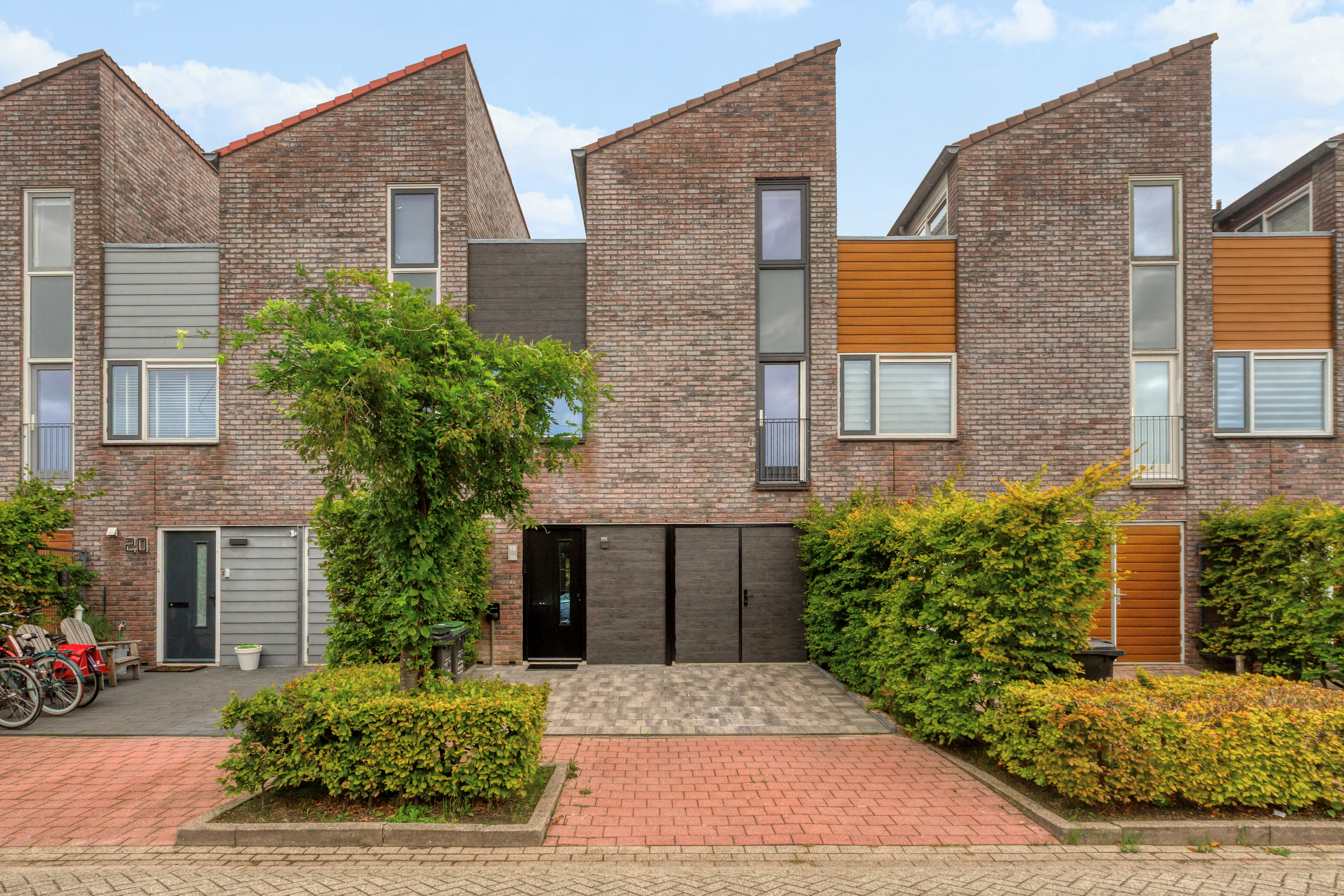 Foto van Dinsdagstraat 18, Almere