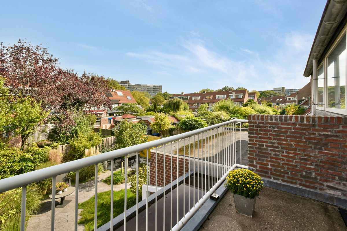 Appartement te koop: Luchtmansplein 18, Leiden