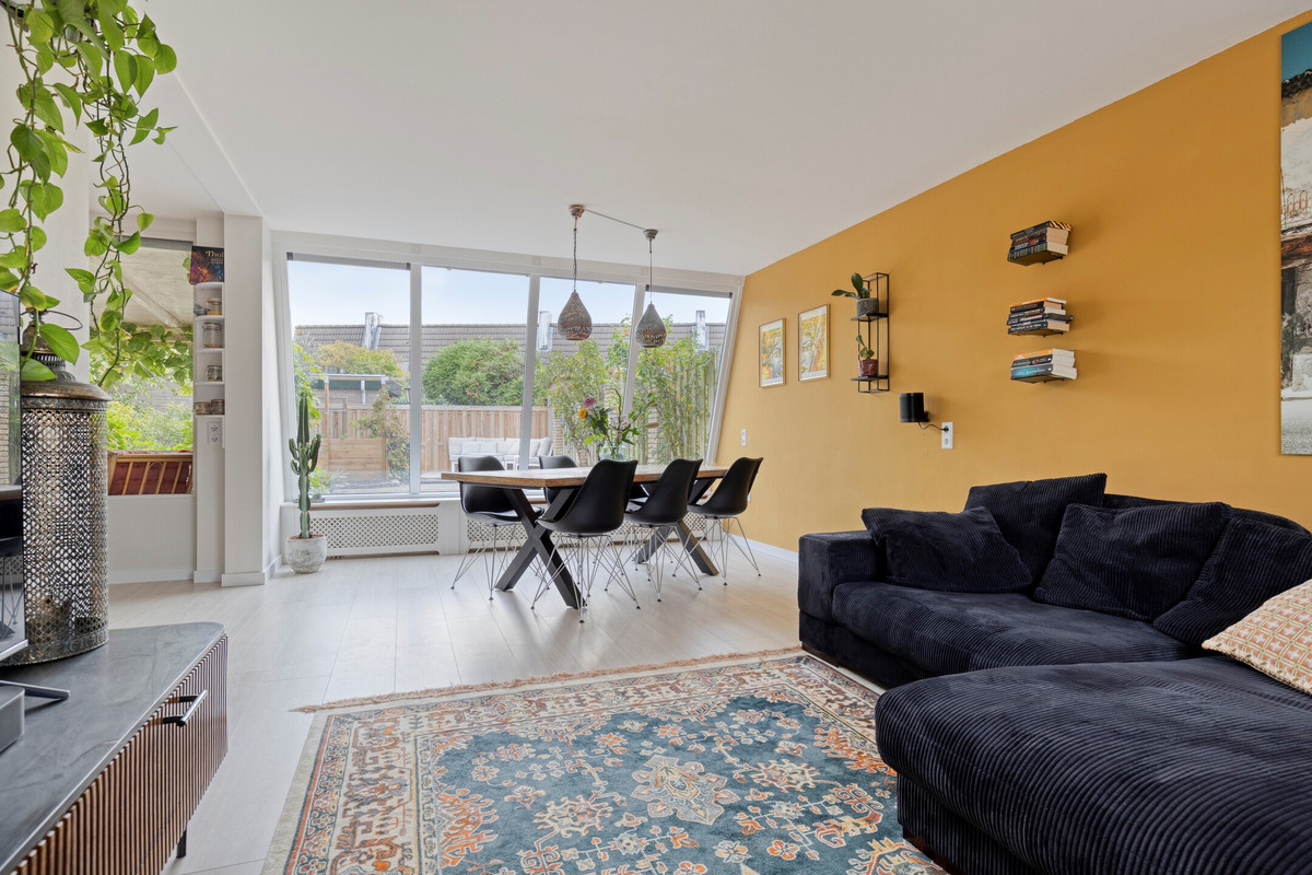 Tussenwoning te koop: Margo Antinkstraat 23, Leiden
