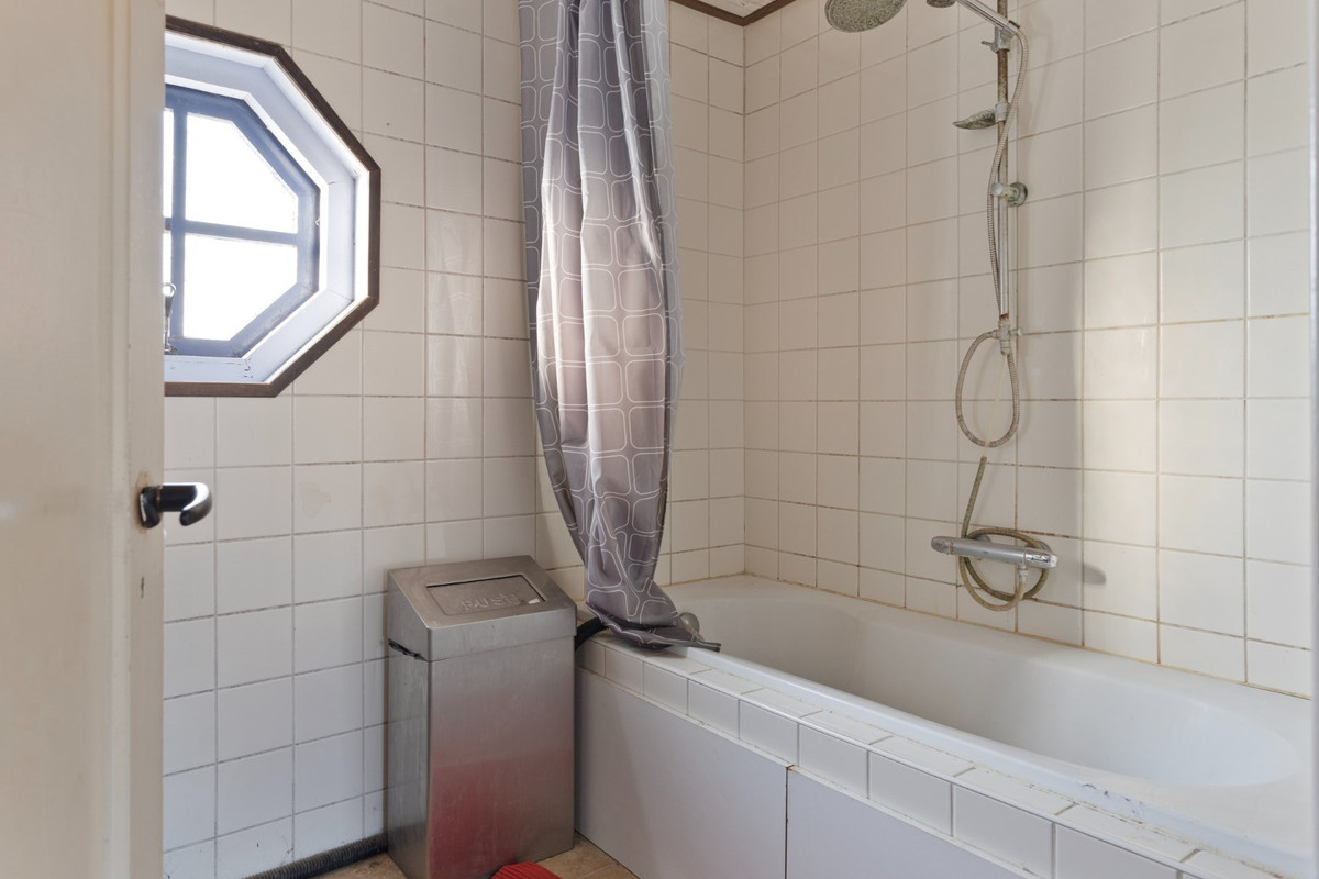 Tussenwoning te koop: Nieuwstraat 37, Oostburg