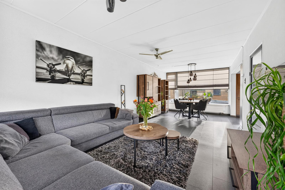 Tussenwoning te koop: Nibbelinkstraat 25, Hendrik-Ido-Ambacht