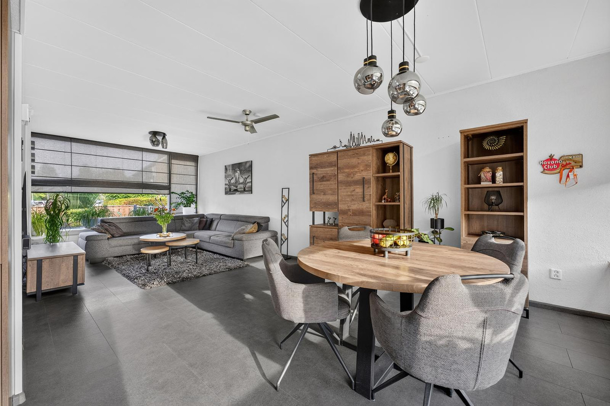 Tussenwoning te koop: Nibbelinkstraat 25, Hendrik-Ido-Ambacht