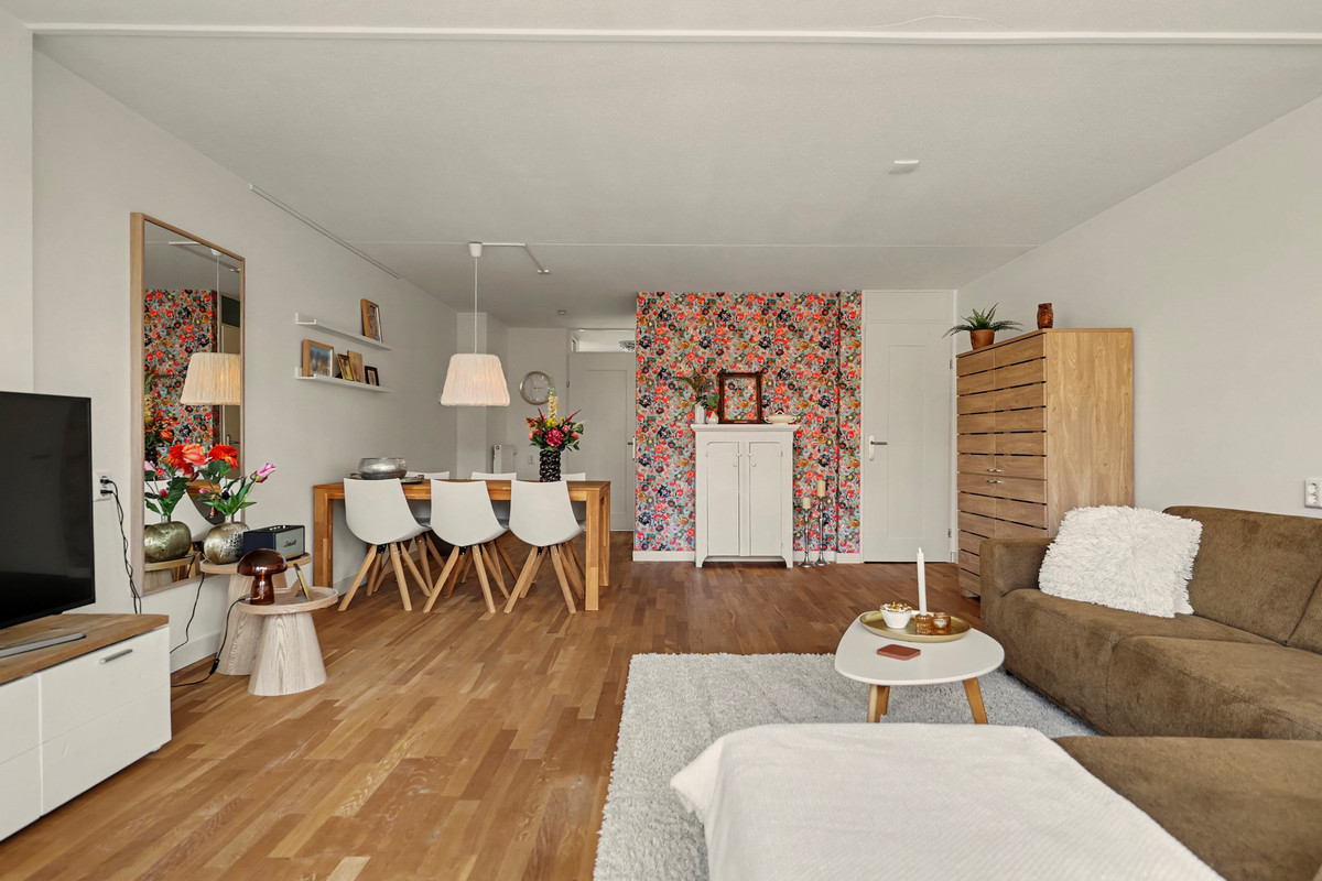 Tussenwoning te koop: Haagwinde 17, Puttershoek