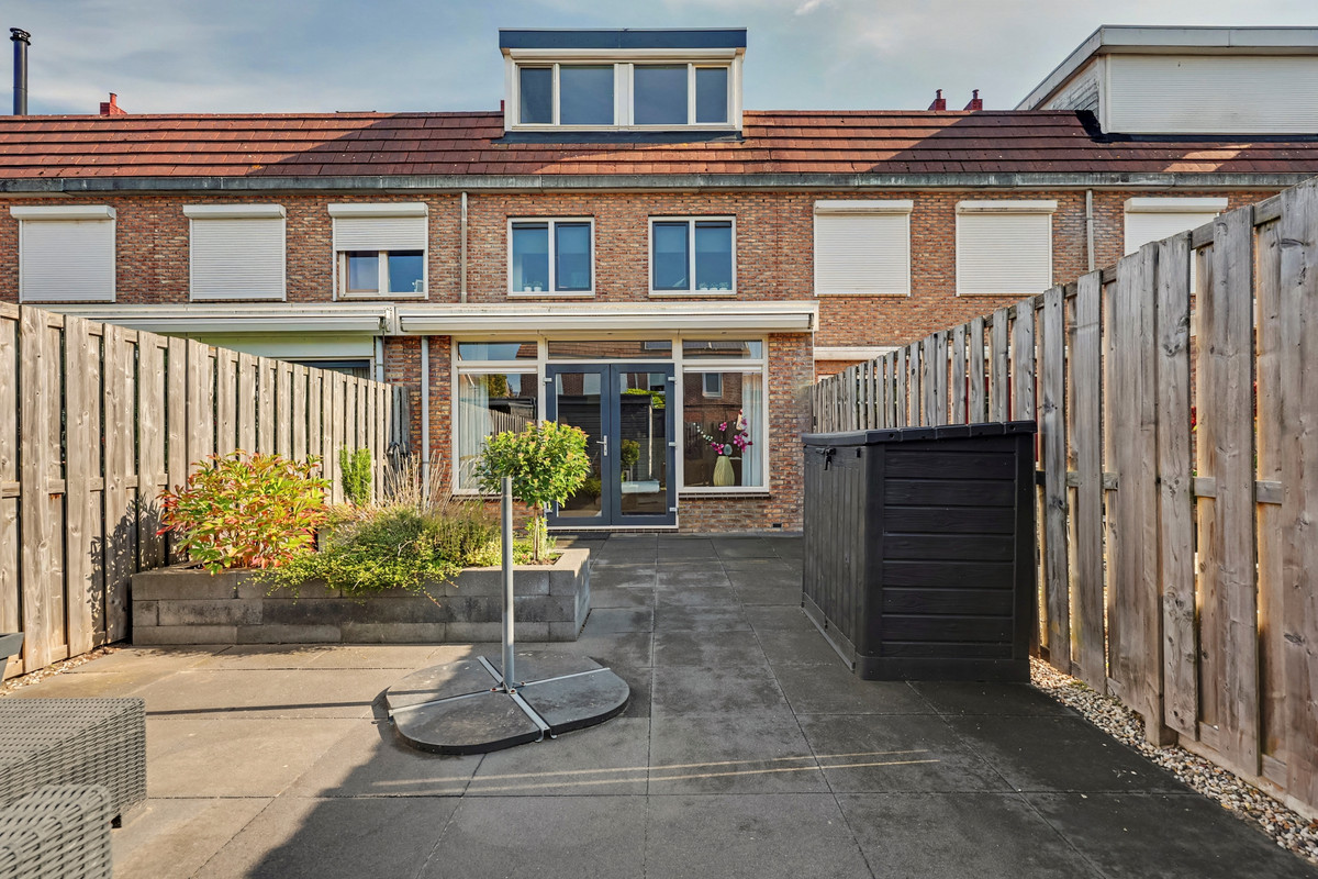 Tussenwoning te koop: Haagwinde 17, Puttershoek