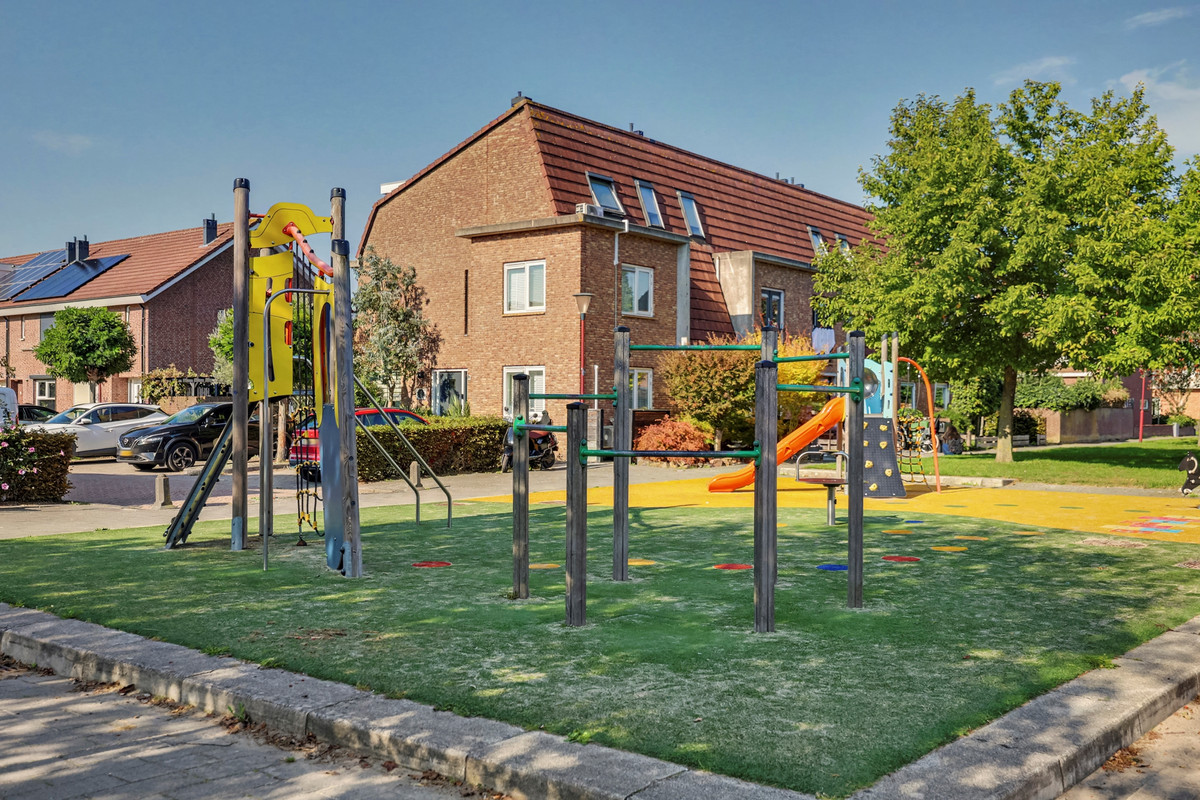 Tussenwoning te koop: Haagwinde 17, Puttershoek