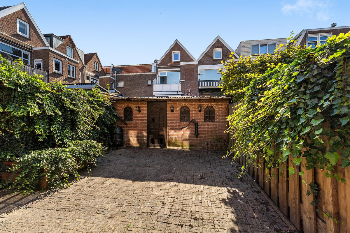 Tussenwoning te koop: Burgemeester Bosstraat 36, Rotterdam