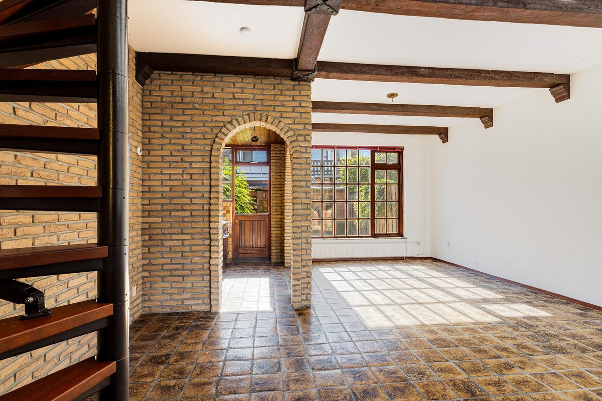 Tussenwoning te koop: Burgemeester Bosstraat 36, Rotterdam