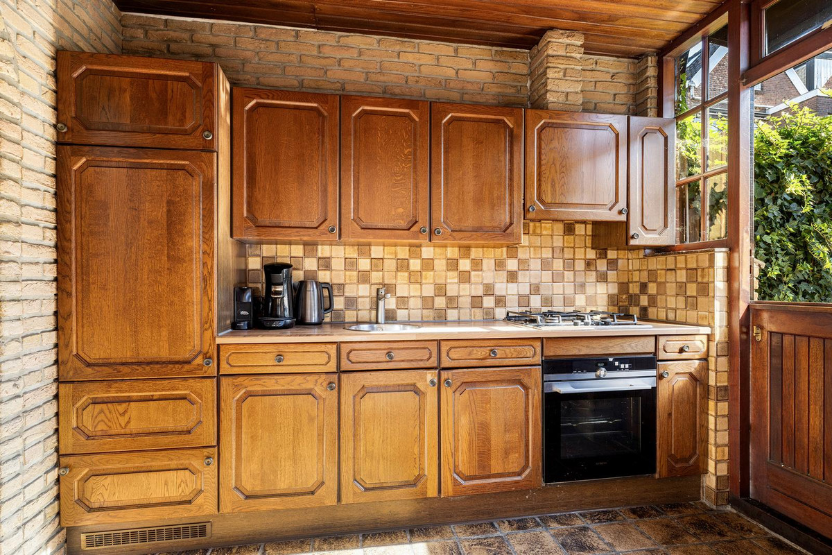 Tussenwoning te koop: Burgemeester Bosstraat 36, Rotterdam
