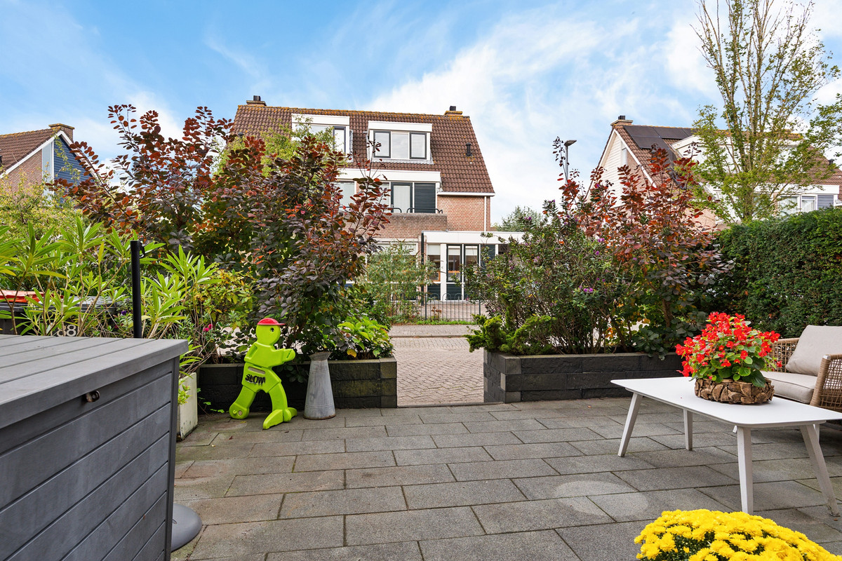 Tussenwoning te koop: Zwaluwtong 90, Monnickendam