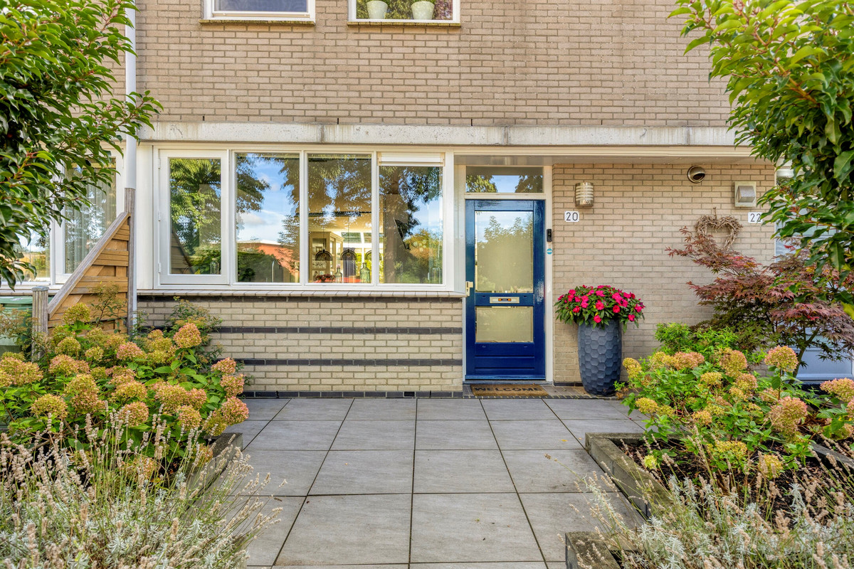 Tussenwoning te koop: Harriët Freezersingel 20, Leiden
