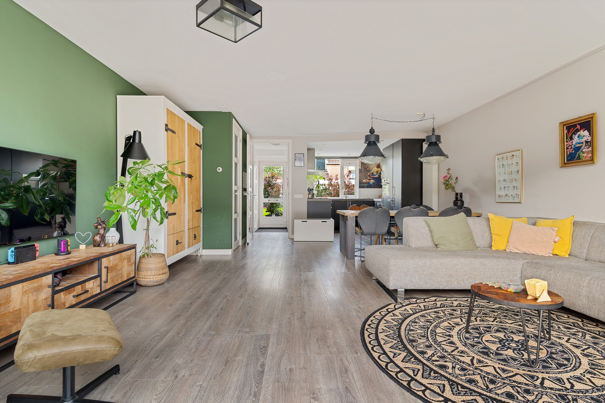 Tussenwoning te koop: Zwaluwtong 90, Monnickendam
