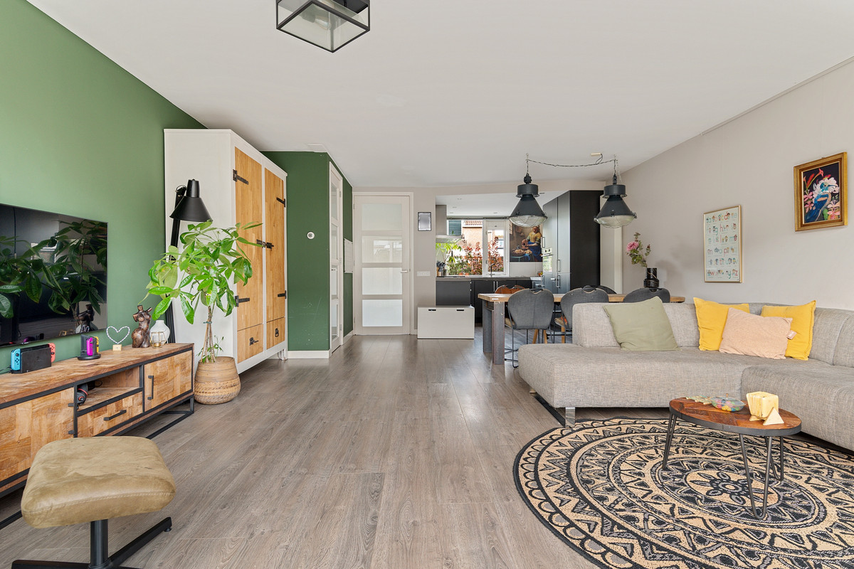 Tussenwoning te koop: Zwaluwtong 90, Monnickendam