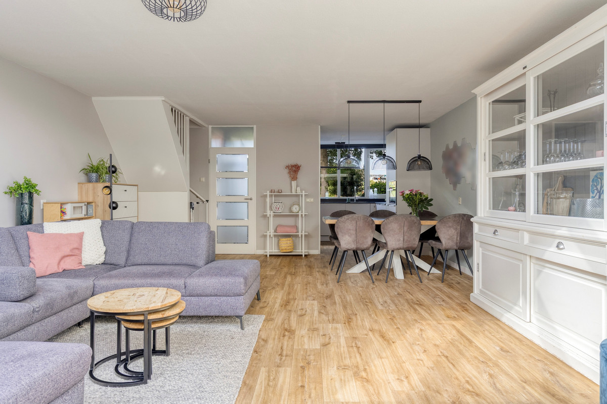 Tussenwoning te koop: Harriët Freezersingel 20, Leiden
