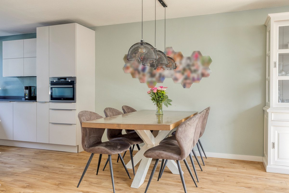 Tussenwoning te koop: Harriët Freezersingel 20, Leiden