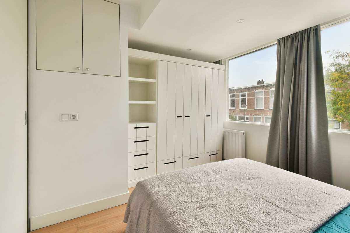 Tussenwoning te koop: Julianastraat 44, Leiden