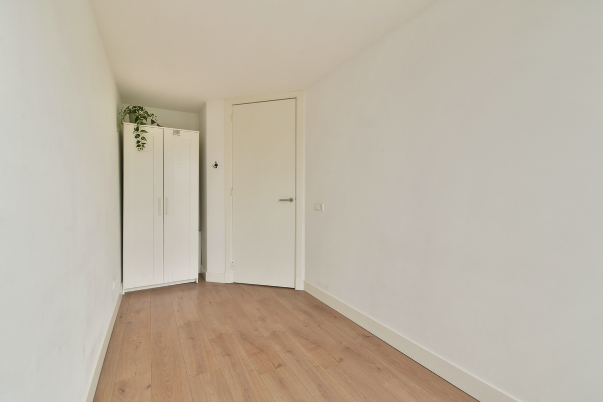 Tussenwoning te koop: Julianastraat 44, Leiden