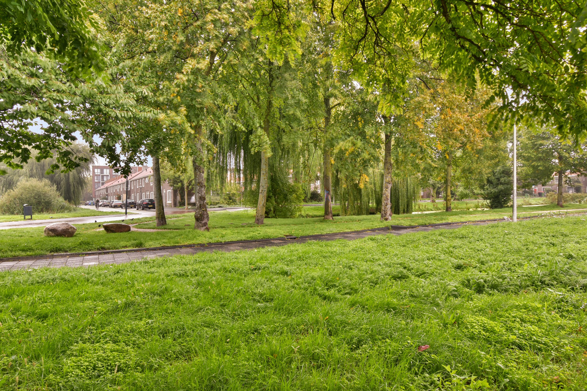 Tussenwoning te koop: Julianastraat 44, Leiden