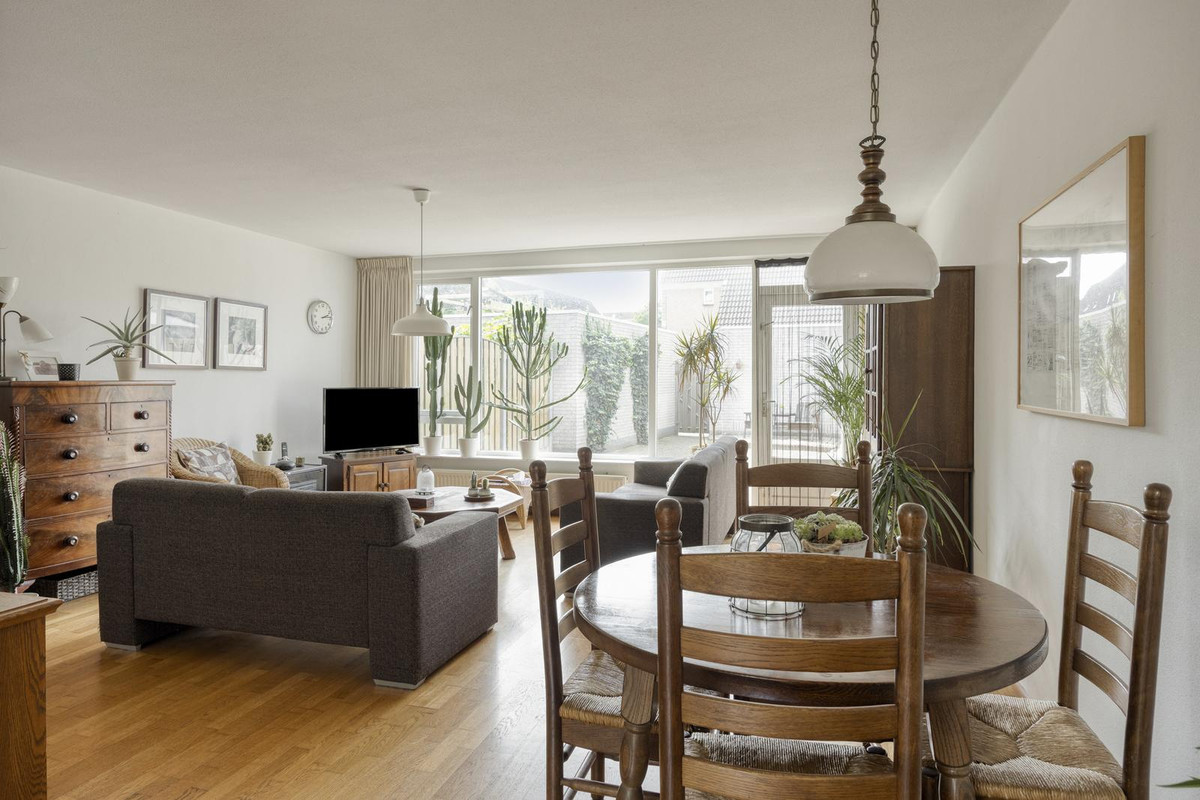 Tussenwoning te koop: Mina Krusemanstraat 14, Spijkenisse