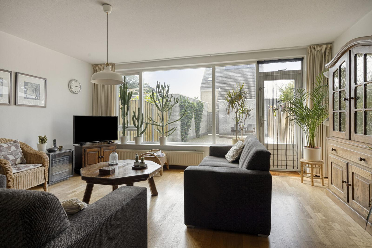 Tussenwoning te koop: Mina Krusemanstraat 14, Spijkenisse
