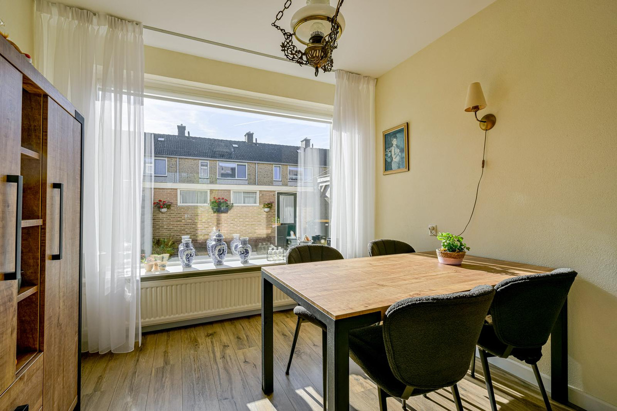 Tussenwoning te koop: Flevosingel 58, Medemblik