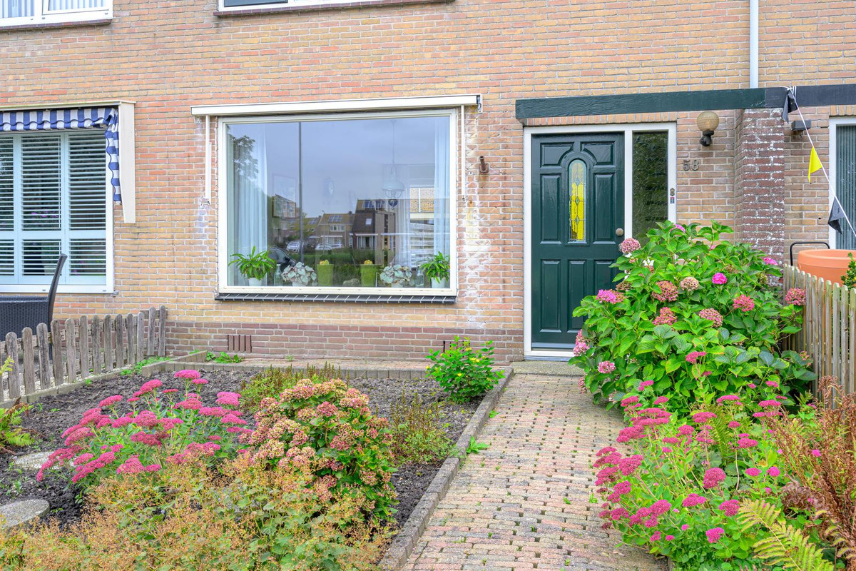 Tussenwoning te koop: Flevosingel 58, Medemblik