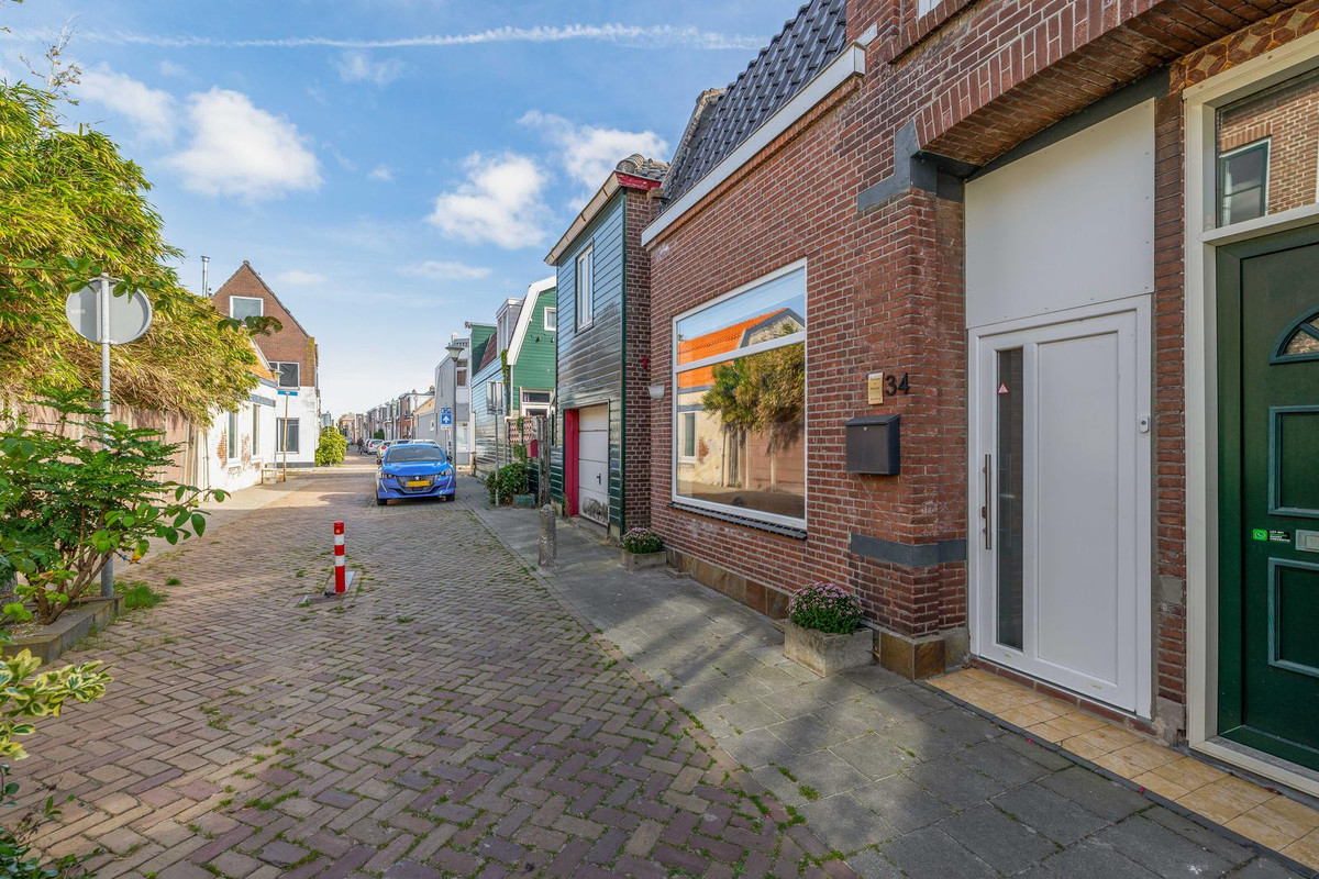 Hoekwoning te koop: Emmastraat 34, Den Helder