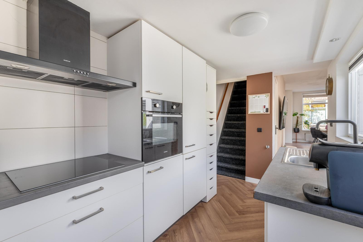 Hoekwoning te koop: Emmastraat 34, Den Helder