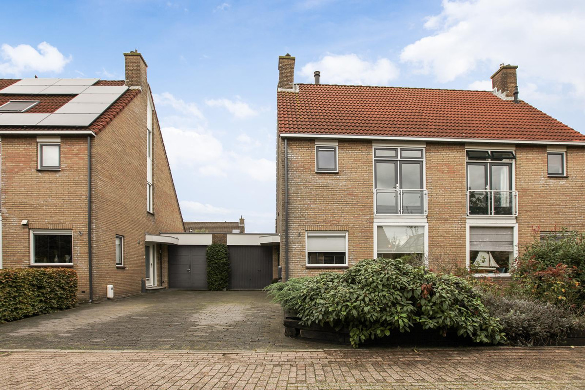 Tussenwoning te koop: Rendiermos 26, Reeuwijk