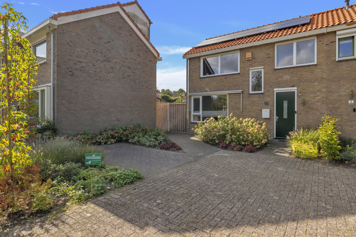 Twee-onder-één-kap te koop: Roerstraat 10, Dronten