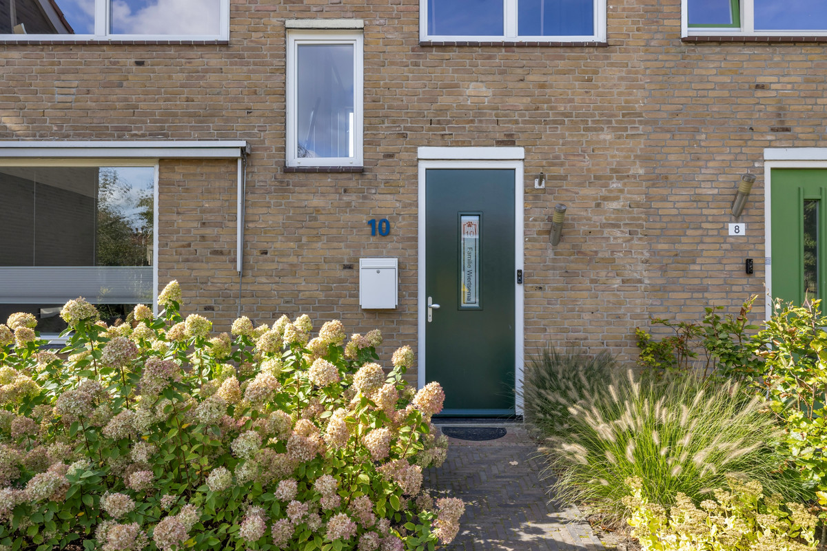 Twee-onder-één-kap te koop: Roerstraat 10, Dronten