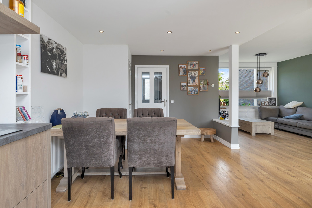 Twee-onder-één-kap te koop: Roerstraat 10, Dronten