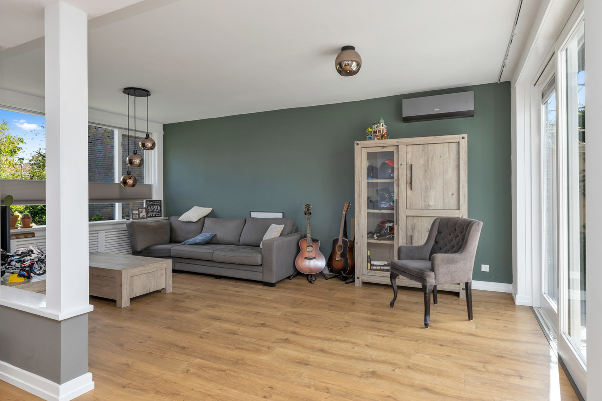 Twee-onder-één-kap te koop: Roerstraat 10, Dronten