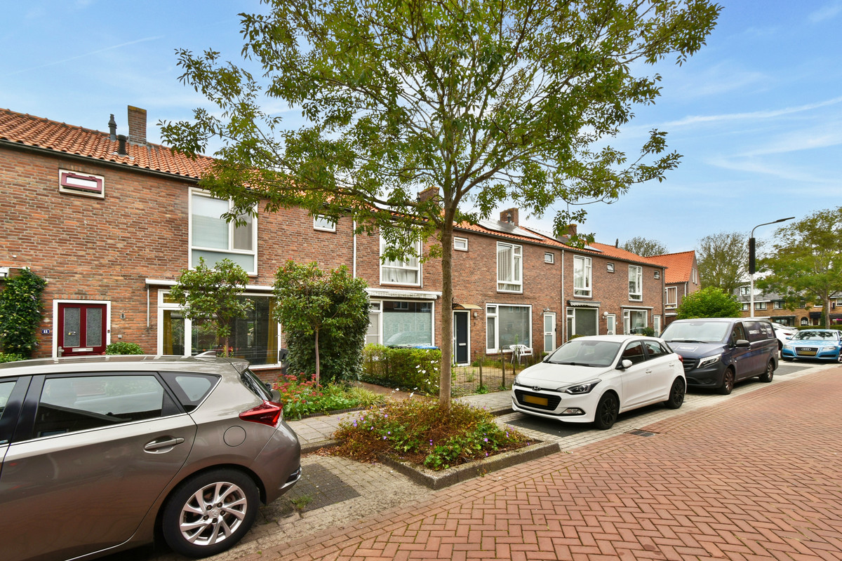 Tussenwoning te koop: Willibrordusstraat 9, Zoeterwoude