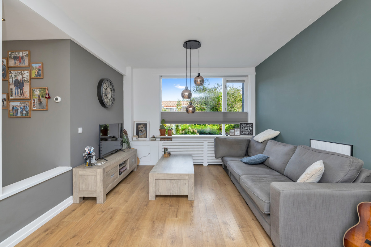 Twee-onder-één-kap te koop: Roerstraat 10, Dronten