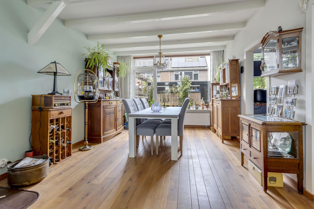 Hoekwoning te koop: Admiraal Helfrichsingel 42, Oud-Beijerland