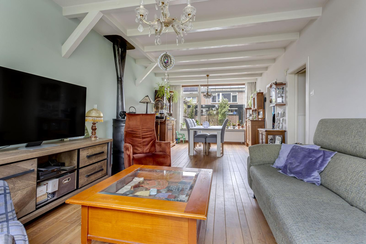 Hoekwoning te koop: Admiraal Helfrichsingel 42, Oud-Beijerland