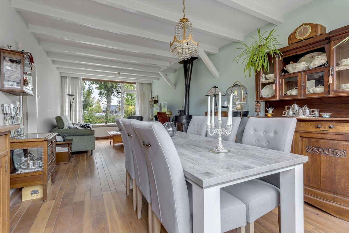 Hoekwoning te koop: Admiraal Helfrichsingel 42, Oud-Beijerland