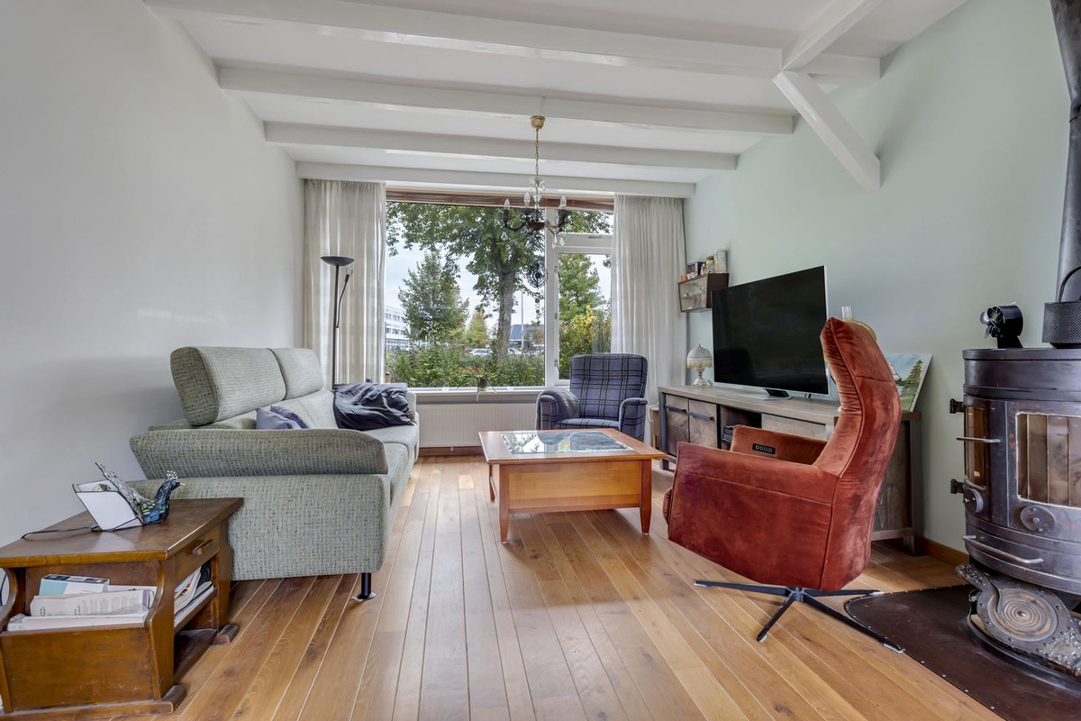 Hoekwoning te koop: Admiraal Helfrichsingel 42, Oud-Beijerland