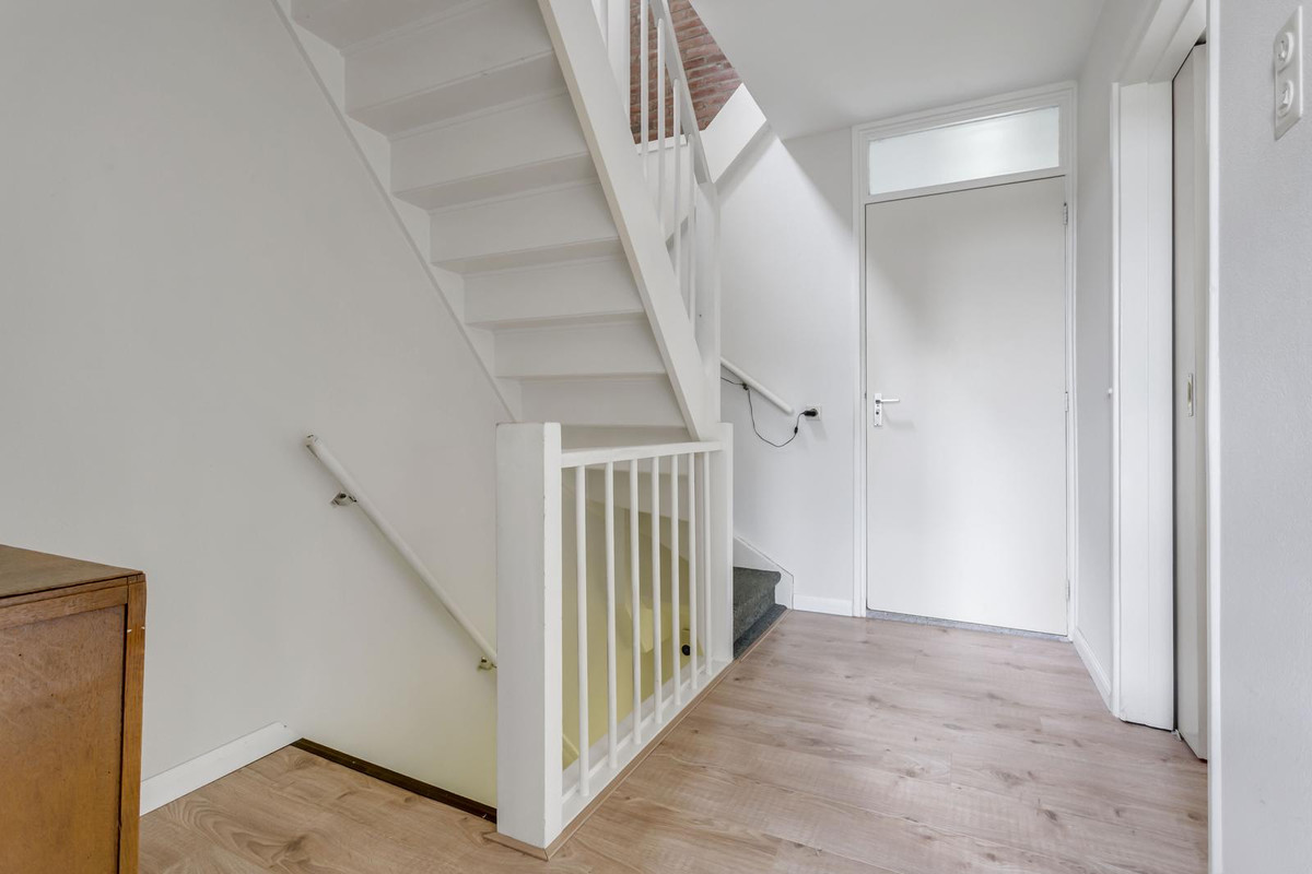 Hoekwoning te koop: Admiraal Helfrichsingel 42, Oud-Beijerland