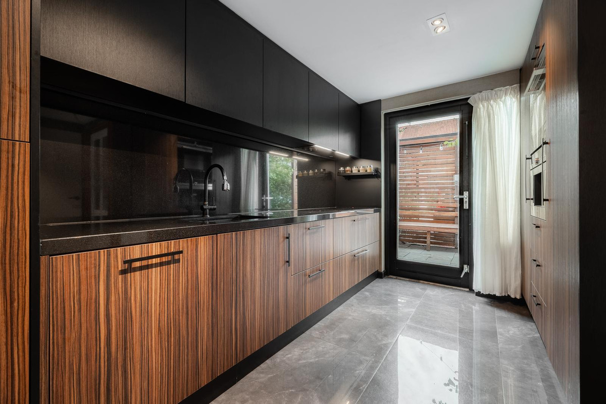 Tussenwoning te koop: Willem Bontekoestraat 76, Almere