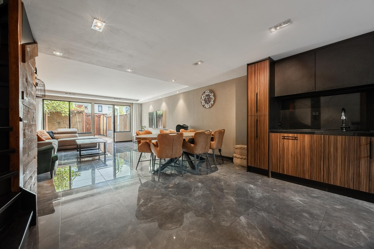 Tussenwoning te koop: Willem Bontekoestraat 76, Almere