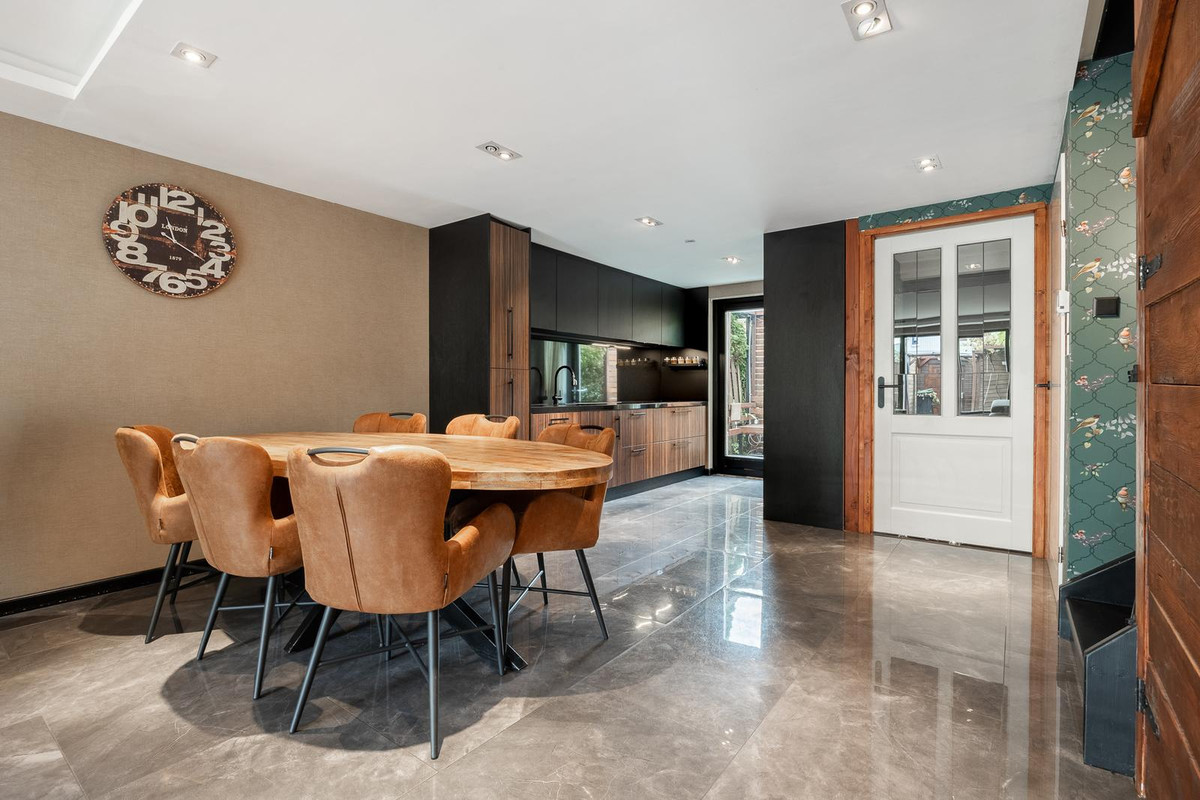 Tussenwoning te koop: Willem Bontekoestraat 76, Almere
