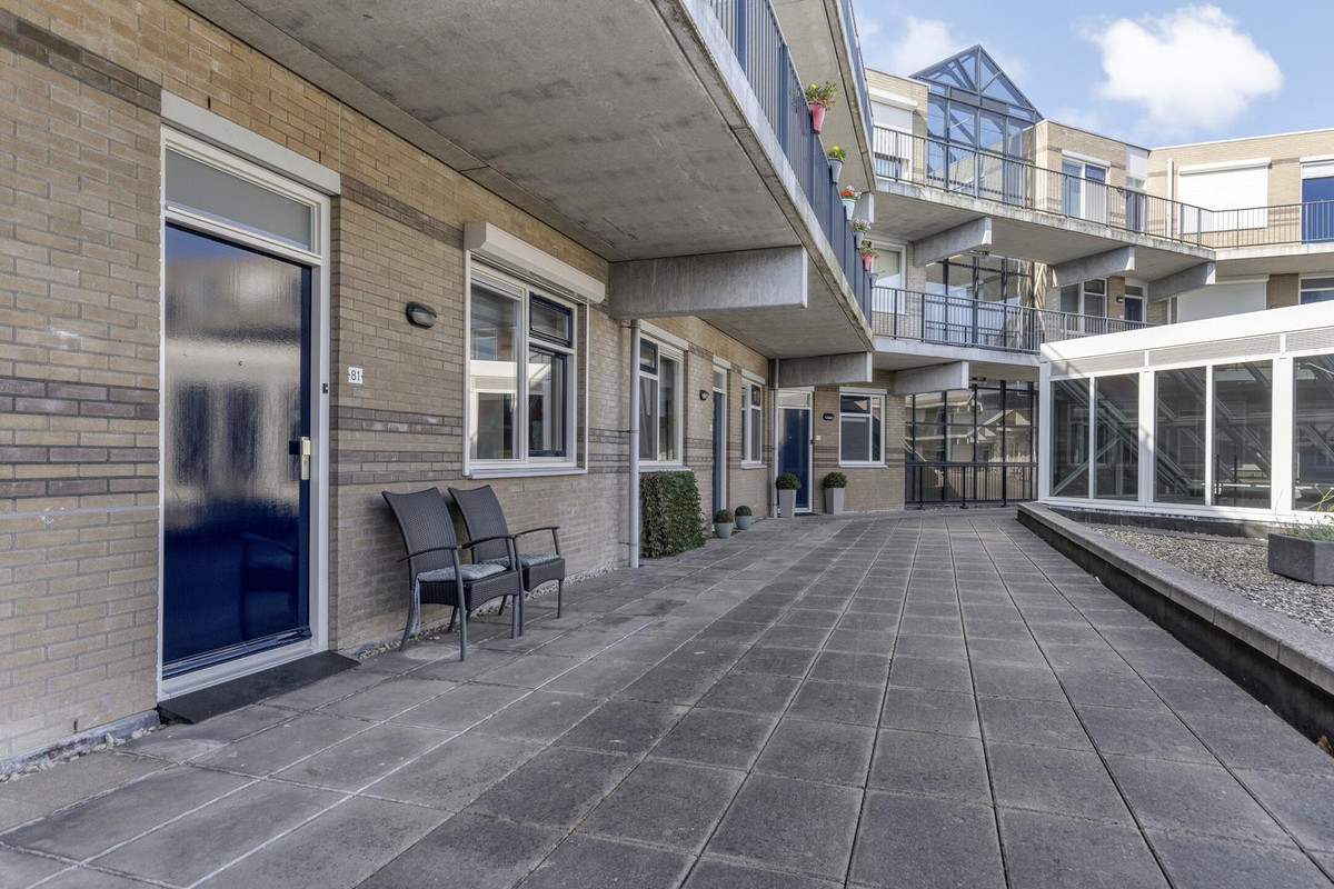 Appartement te koop: Sint Jorisplein 81, Ridderkerk