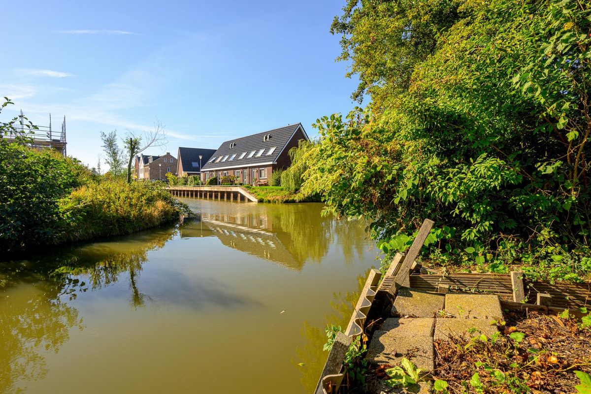 Twee-onder-één-kap te koop: Oostersingel 52, Medemblik