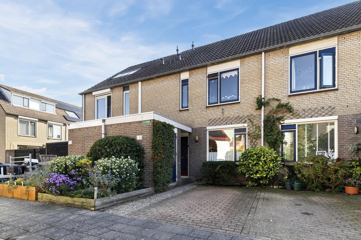 Tussenwoning te koop: Valkenkamp 192, Maarssen