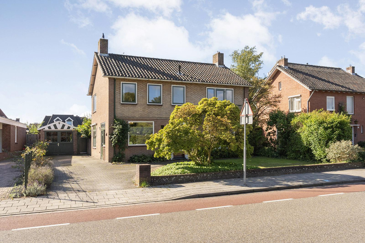 Vrijstaande woning te koop: Parkstraat 8, Rijssen